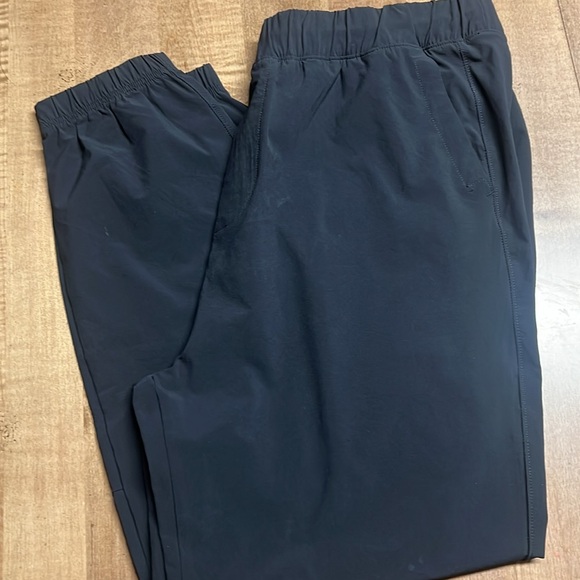 Abercrombie black athletic joggers. Size Large, relaxed fit, perfect condition. - Picture 6 of 6